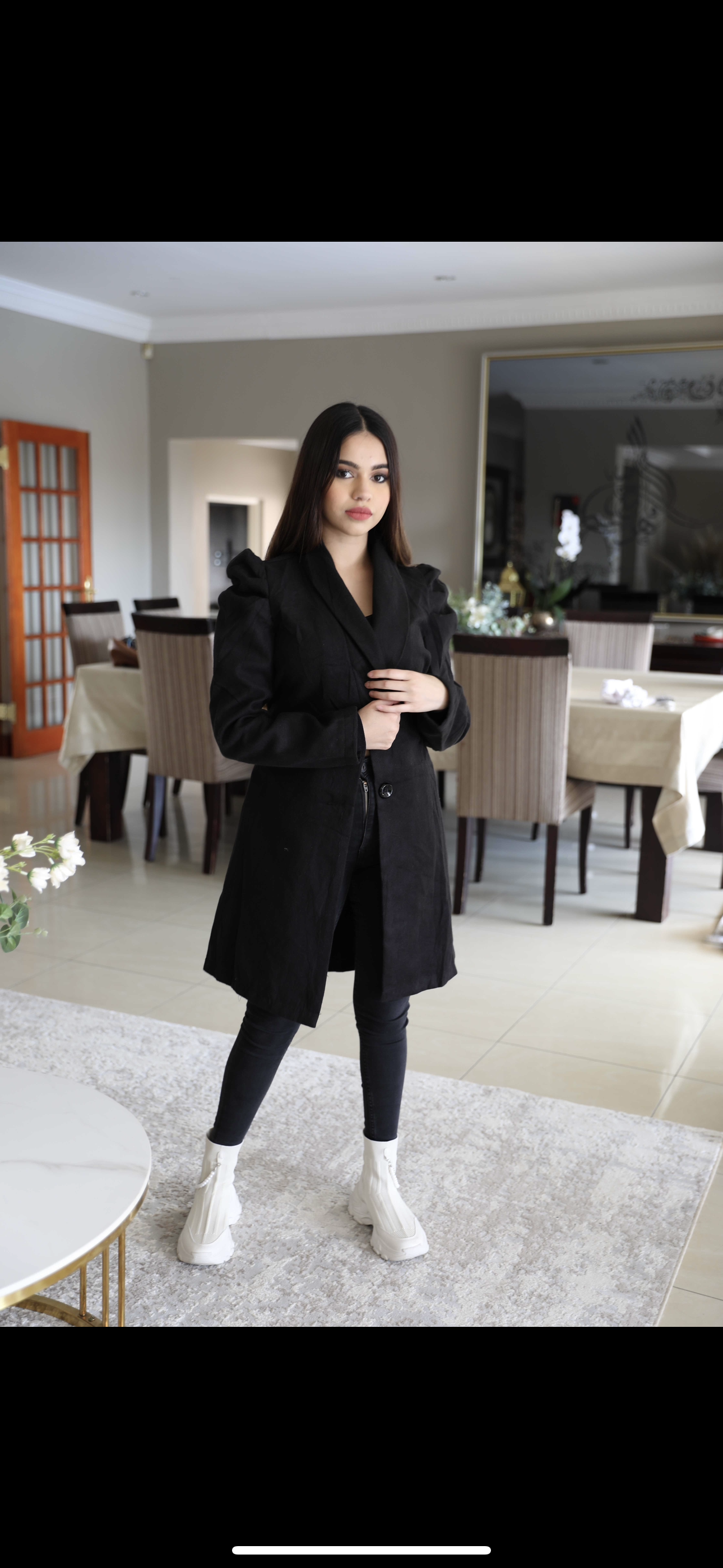 Black puff shoulder jacket